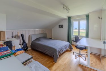 Maison de charme avec vue sur le lac et un jardin de 2000m2