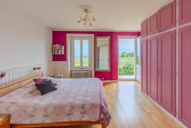 Maison de charme avec vue sur le lac et un jardin de 2000m2