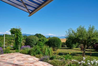 Maison de charme avec vue sur le lac et un jardin de 2000m2