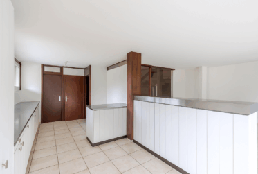 Magnifique villa avec studio indépendant et une parcelle de 1600m2 plein Sud avec piscine.