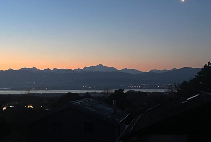 Chalet avec une vue spectaculaire lac & Alpes au calme.
