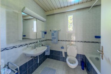 Belle villa jumelée avec piscine – Quartier résidentiel recherché