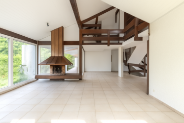 Magnifique villa avec studio indépendant et une parcelle de 1600m2 plein Sud avec piscine.