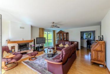 Belle villa jumelée avec piscine – Quartier résidentiel recherché