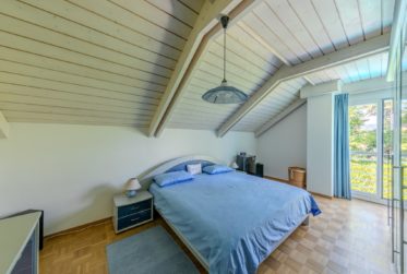Belle villa jumelée avec piscine – Quartier résidentiel recherché