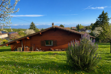 Chalet avec une vue spectaculaire lac & Alpes au calme.