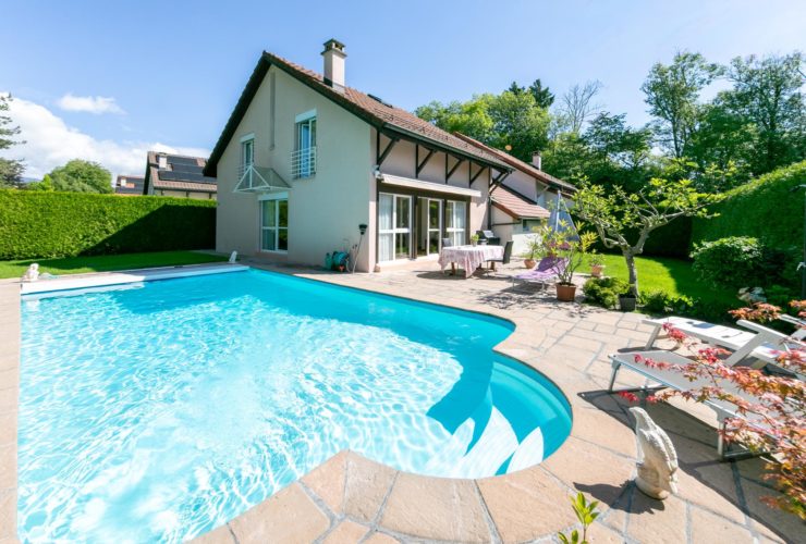 Belle villa jumelée avec piscine – Quartier résidentiel recherché