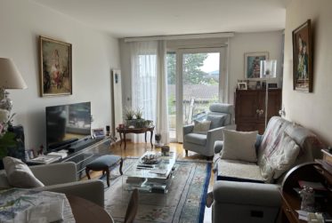 Exclusivité: Situé dans un quartier rechercher,, belle appartement traversant orienté Plein Sud