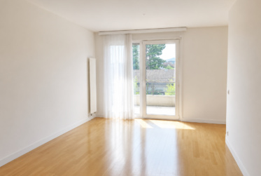 Exclusivité: Situé dans un quartier rechercher,, belle appartement traversant orienté Plein Sud
